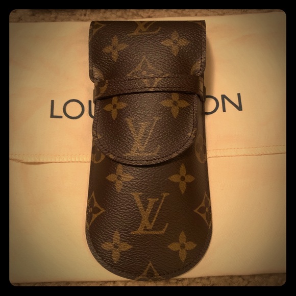 ‼️SOLD‼️ LV Sunglasses Case Monogram - Picture 1 of 5